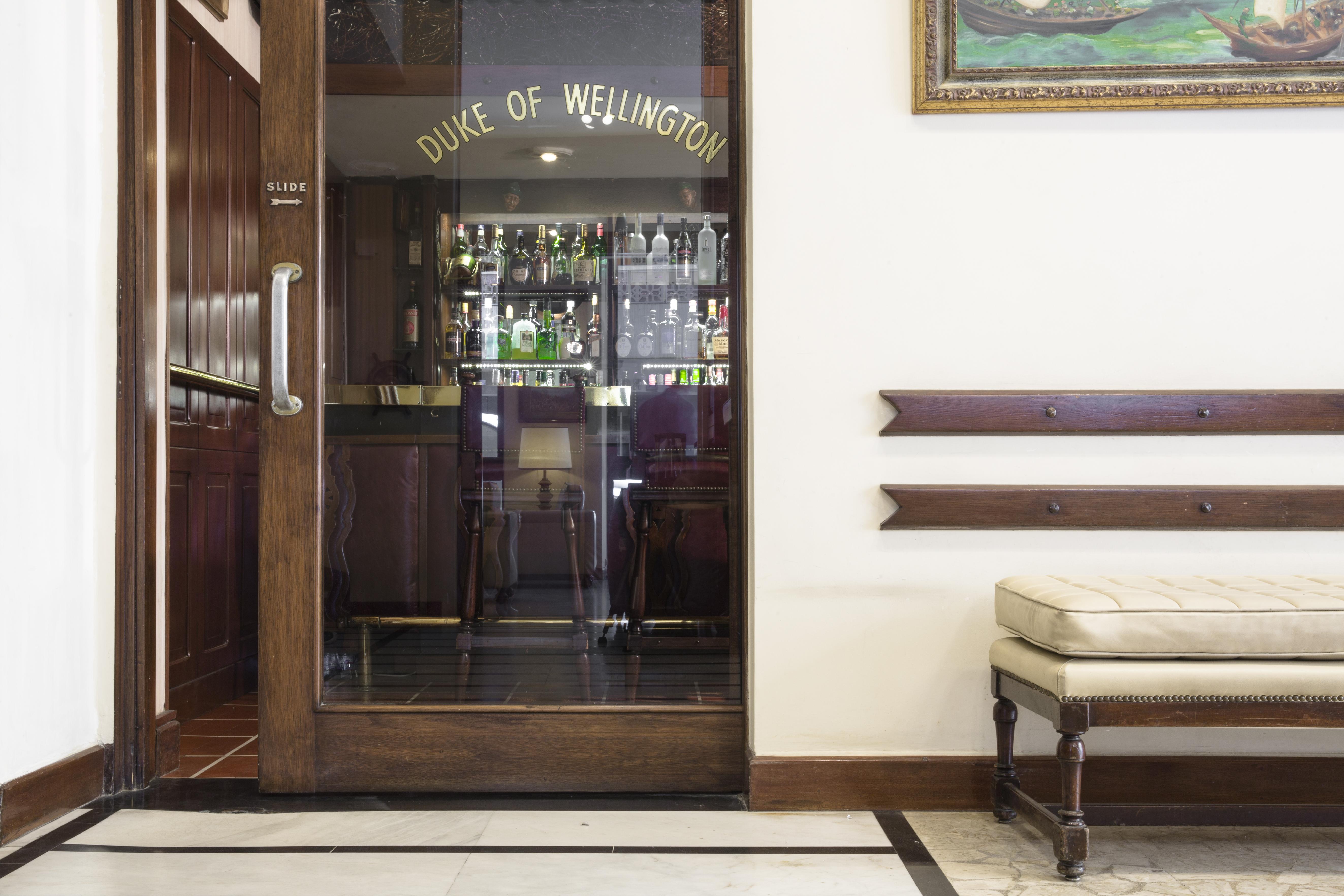 The Mayflower Hotel Бейрут Екстериор снимка